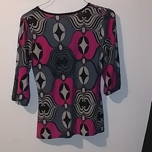 Top - Picture 2 of 2